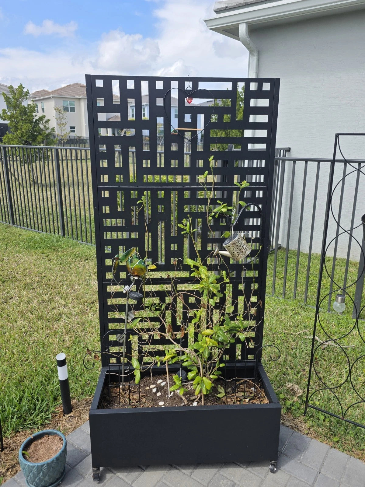 Ashley Furniture Dovelina Tranquilbreeze Metal Planter Box with Trellis &...